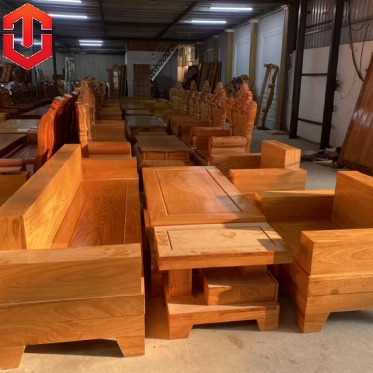 SALON ĐỐI TRỨNG GÕ ĐỎ