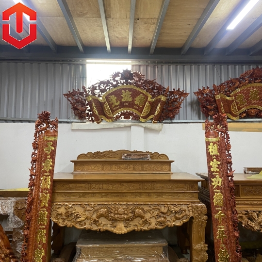 HOÀNH PHI CÂU ĐỐI HƯƠNG ĐỎ DÁT VÀNG