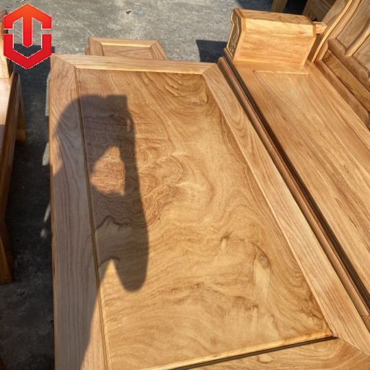 SALON ÂU Á CUỐN THƯ GÕ ĐỎ 6 MÓN 