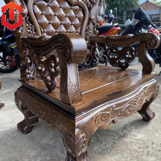 SALON HOÀNG GIA MUN TỰA CARO