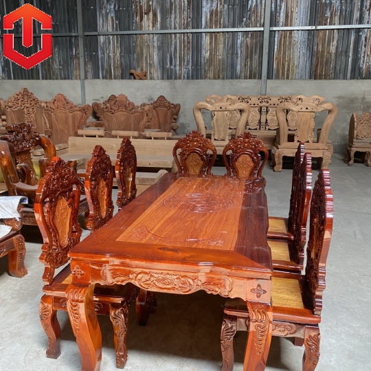 BÀN ĂN LUY TRÀM 8 GHẾ TỰA CÁ