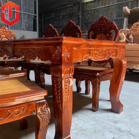BÀN ĂN LUY TRÀM 8 GHẾ TỰA CÁ