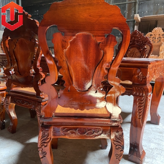 BÀN ĂN LUY TRÀM 8 GHẾ TỰA CÁ