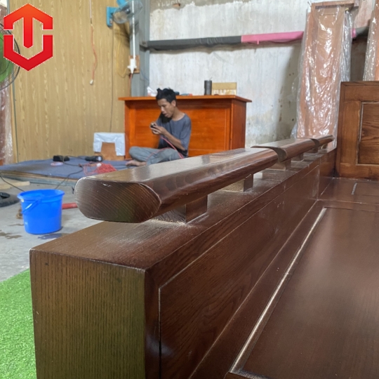 SOFA GÓC NHỎ 2Mx1M8 SỒI TỰA ĐỤC CẢNH LAU MÀU ÓC CHÓ