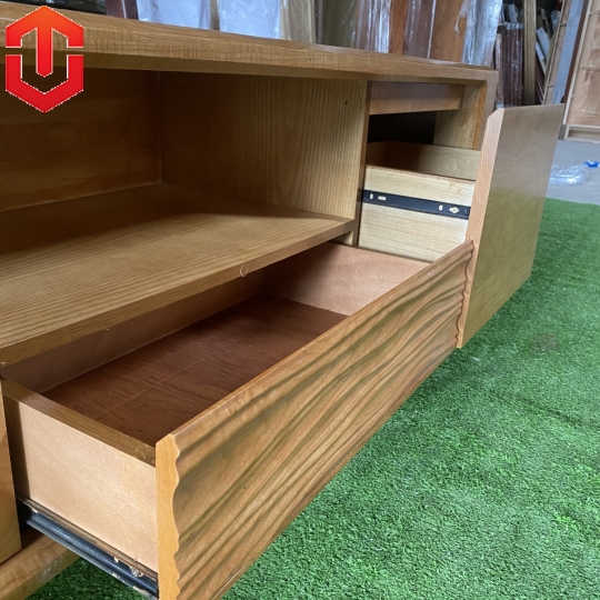 KỆ TIVI SỒI MẪU CHÂN THUYỀN 1M8 LAU MÀU HƯƠNG VÀNG