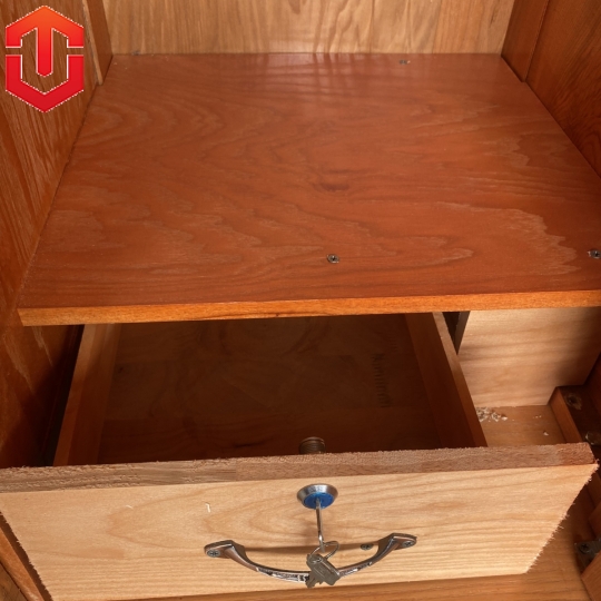 TỦ ÁO GỖ SỒI 3 CÁNH - MÀU CÁNH GIÁN
