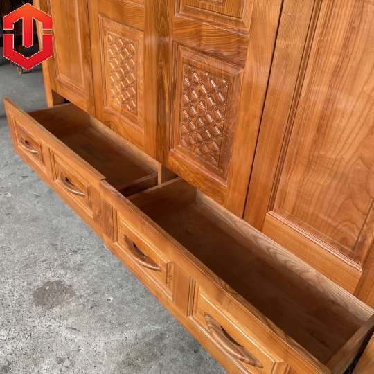 TỦ ÁO GỖ SỒI 4 CÁNH - MÀU CÁNH GIÁN