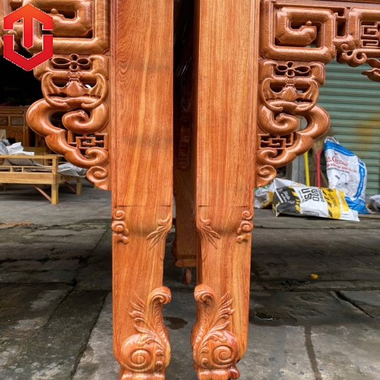 BÀN CÚNG HƯƠNG ĐÁ 1M97 CHÂN VÁT - CHẠM NHƯ Ý ĐẦU TƯ CHO NHỮNG KHOẢNH KHẮC QUÝ GIÁ BÊN GIA ĐÌNH TẠO RA KHÔNG GIAN THỜ CÚNG ẤM CÚNG VÀ SANG TRỌNG MANG LẠI SỰ BÌNH AN VÀ HẠNH PHÚC CHO MỌI THÀNH VIÊN TRONG GIA ĐÌNH